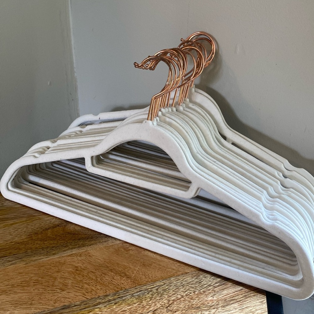 20 ct velvet non slip hangers